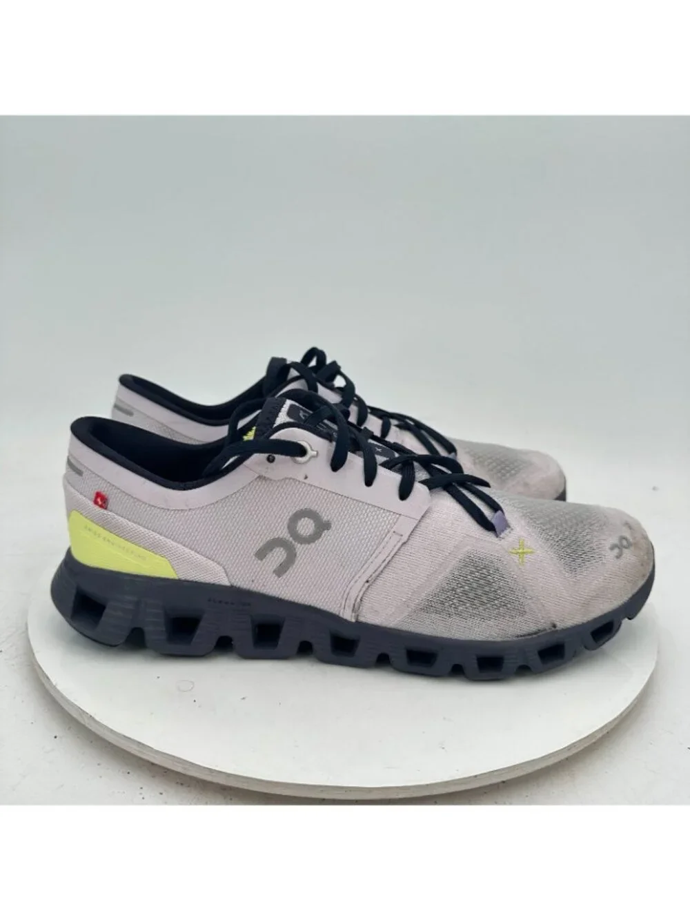 On Cloud X 3 Swiss Engineering Women Size 10 60.98098 Orchid Iron Running Shoes
